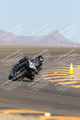 media/Oct-07-2023-CVMA (Sat) [[f84d08e330]]/Race 13 500 Supersport-350 Supersport/